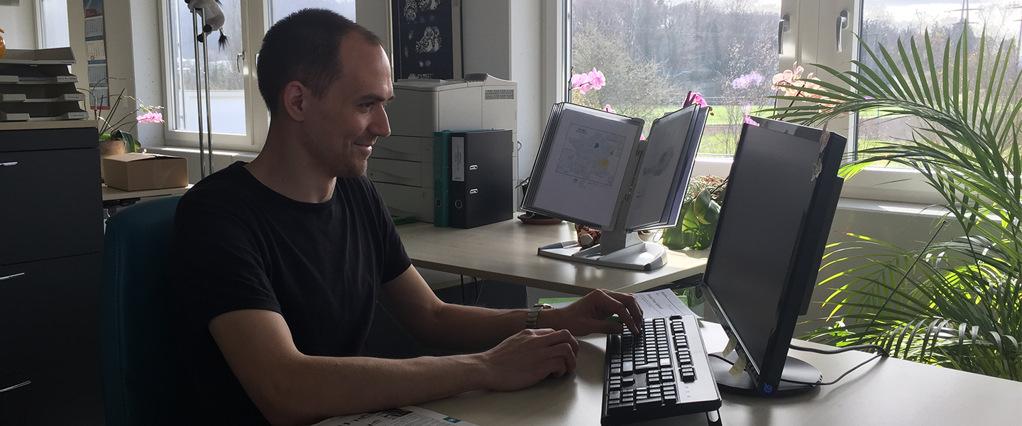 Marco Hürbin in the sales office